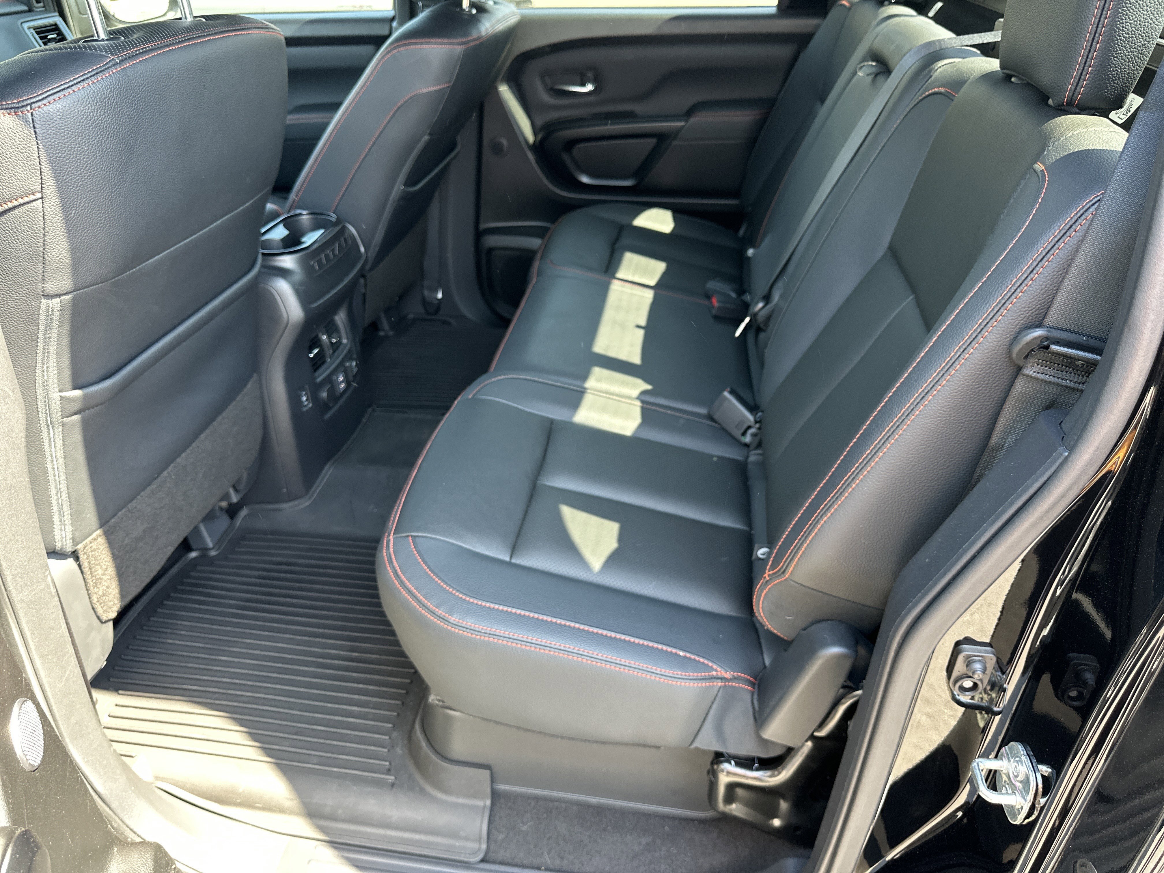 Used 2024 Nissan Titan PRO-4X w/ Pro-4x Convenience Package image 21