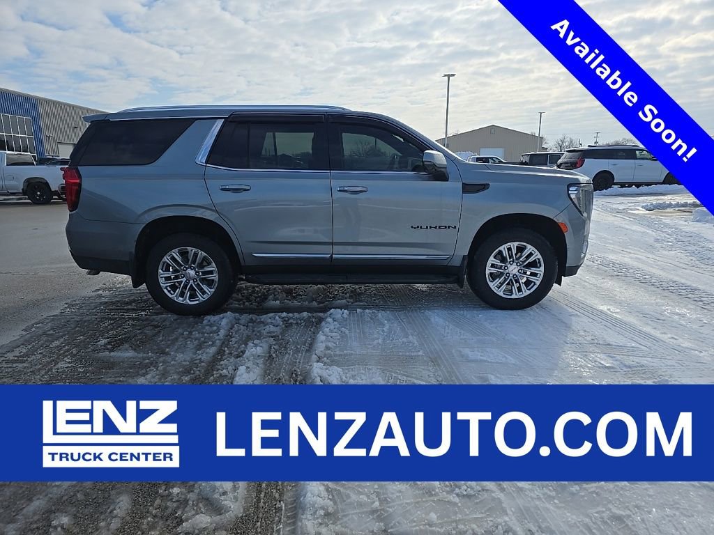 Used 2024 GMC Yukon SLT w/ SLT Luxury Package image 1