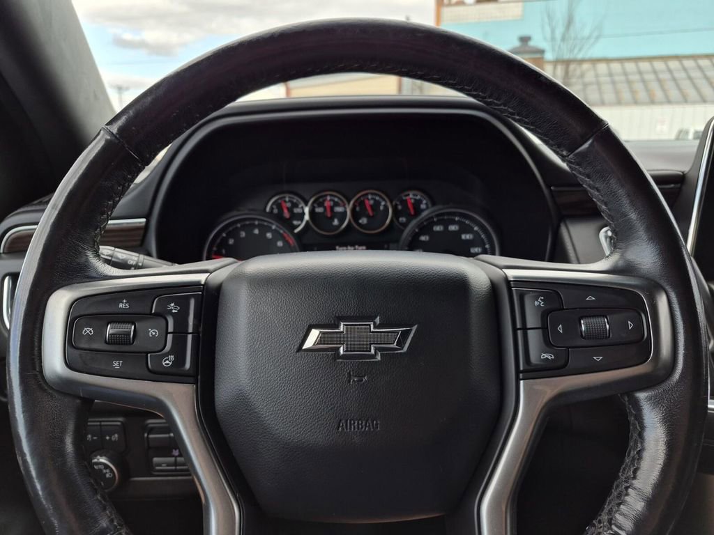 Used 2021 Chevrolet Suburban Z71 w/ Z71 Signature Package image 21