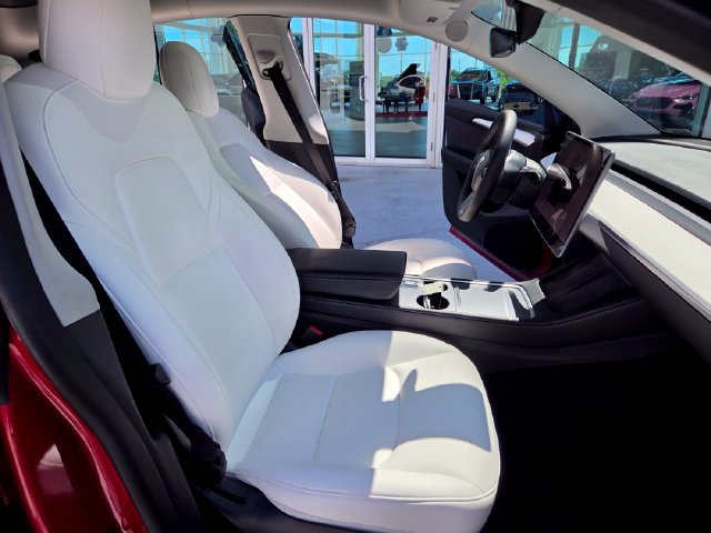 Used 2022 Tesla Model Y Long Range AWD/4WD image 23