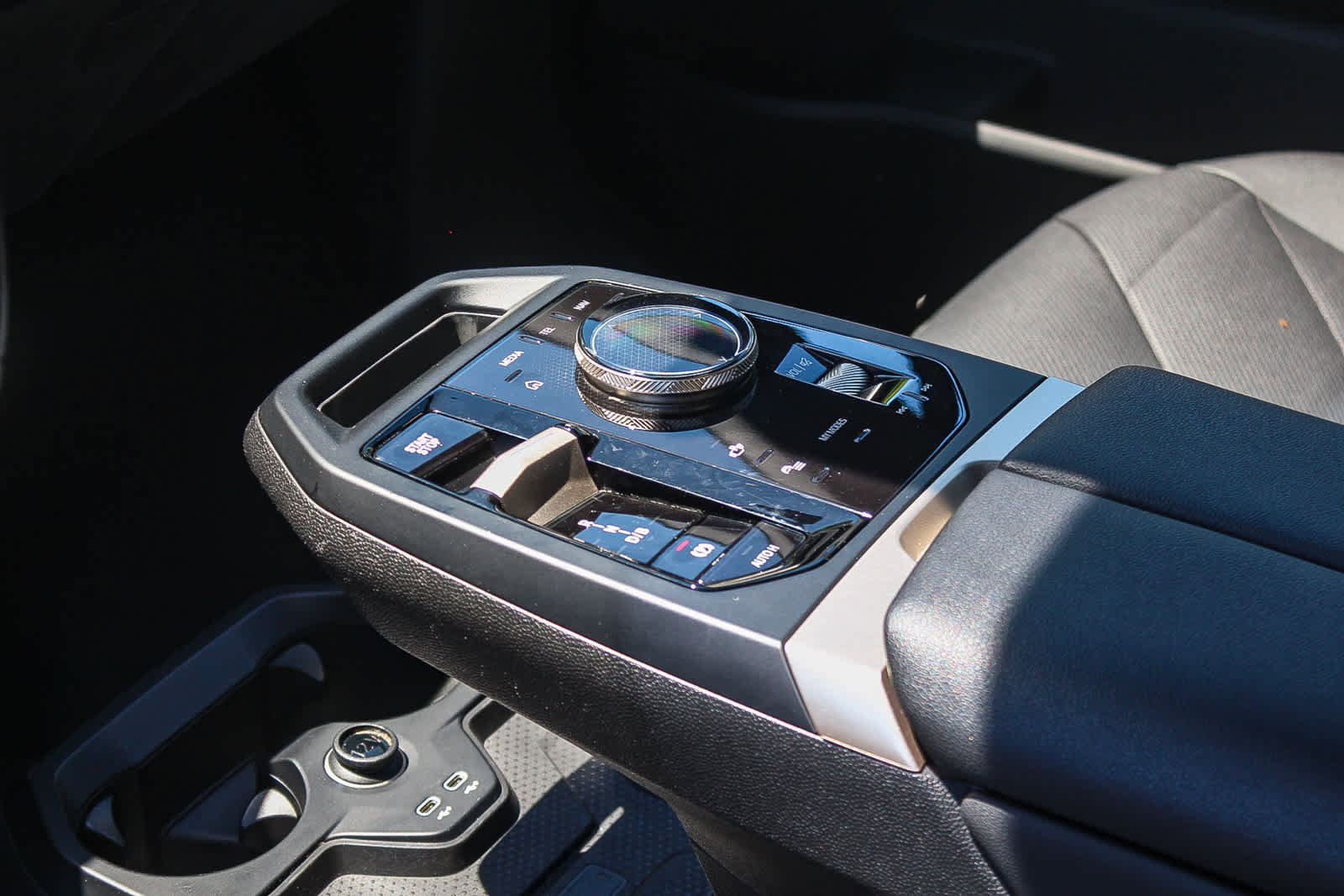 Certified 2023 BMW iX xDrive50 w/ Sport Package AWD/4WD image 19
