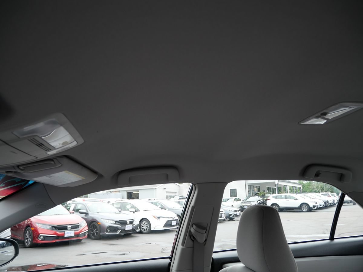 Used 2015 Toyota Camry LE FWD image 11