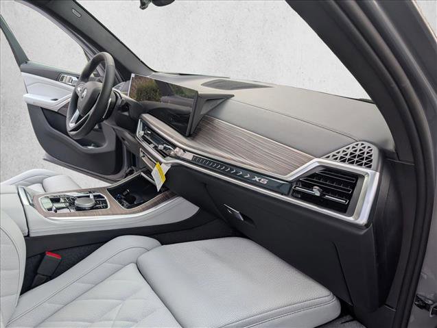 New 2026 BMW X5 xDrive50e image 18