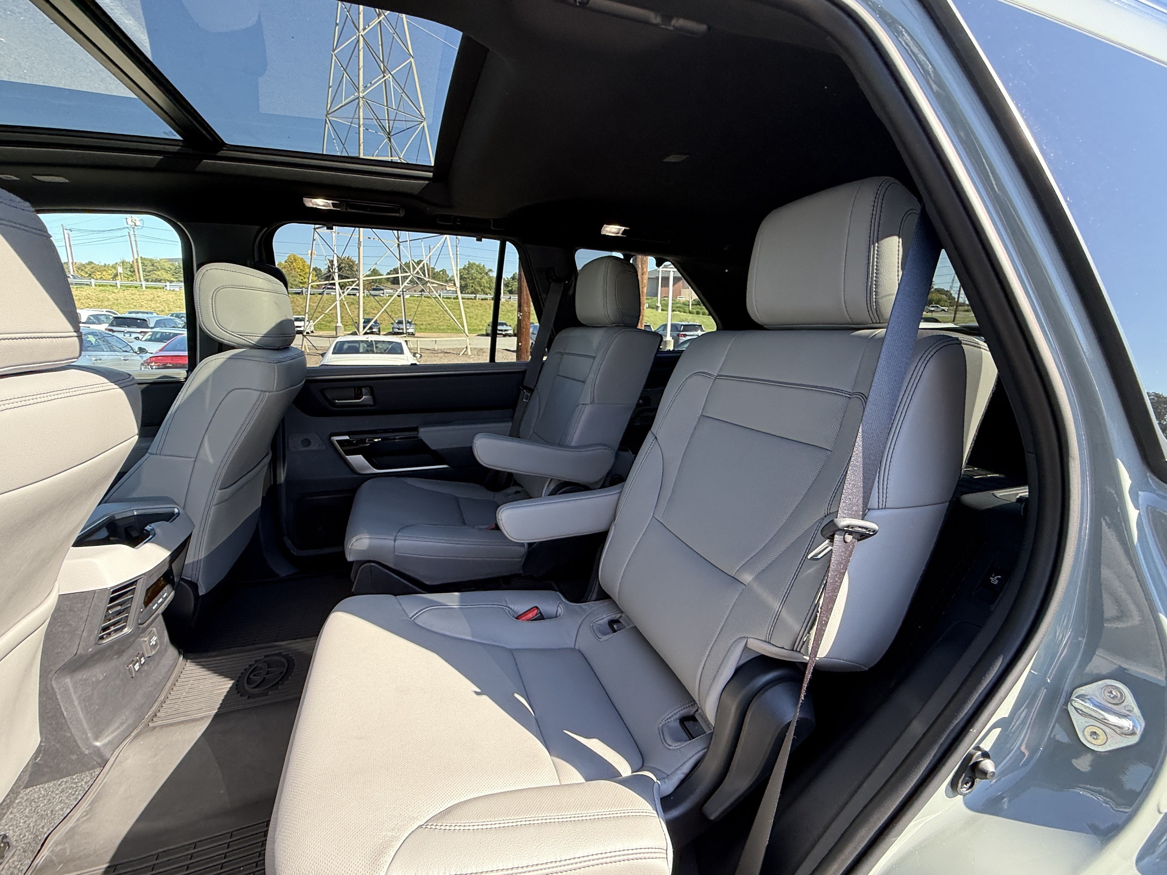 Used 2026 Toyota Sequoia Limited AWD/4WD image 32