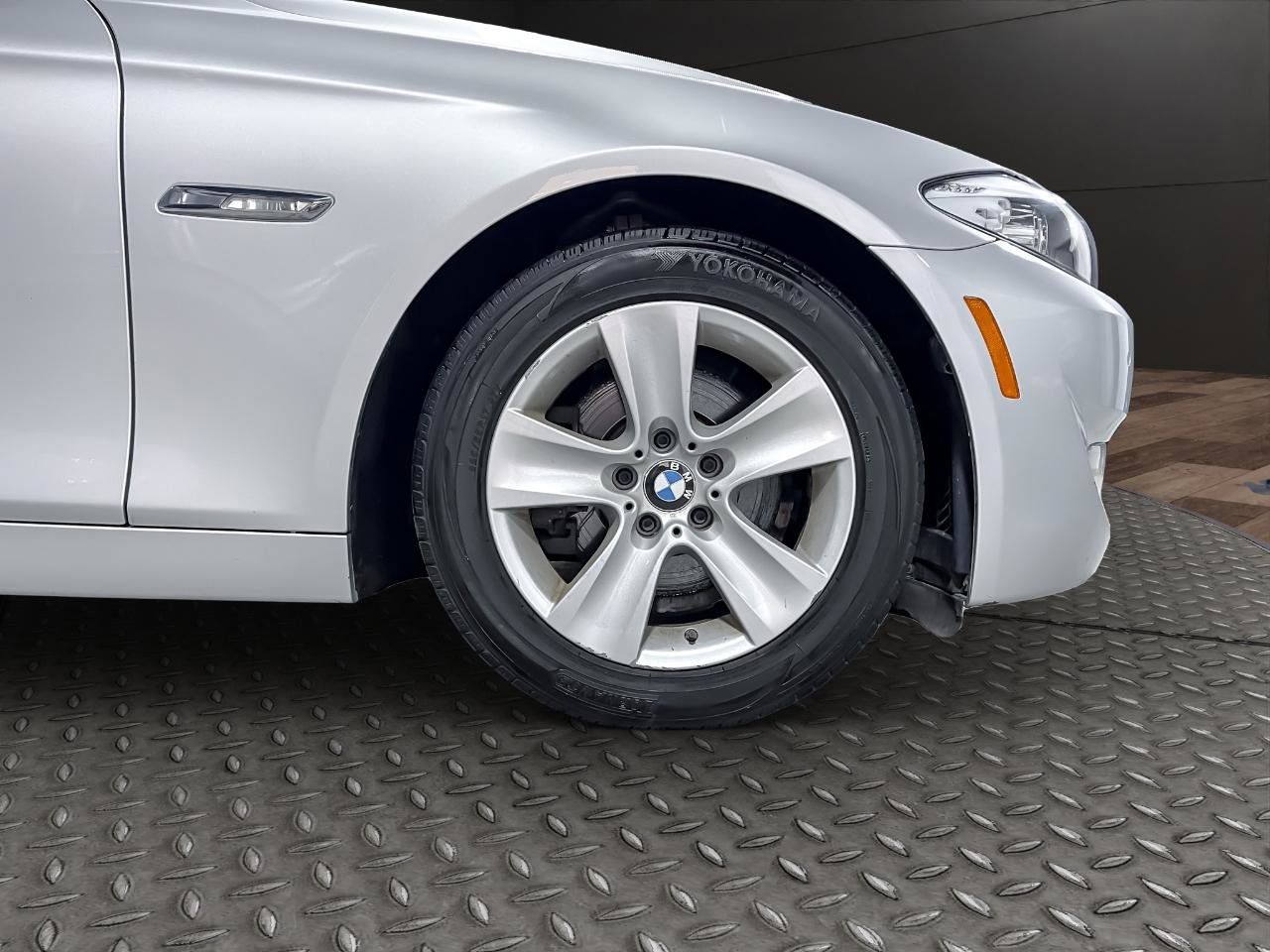 Used 2012 BMW 528i Sedan image 22