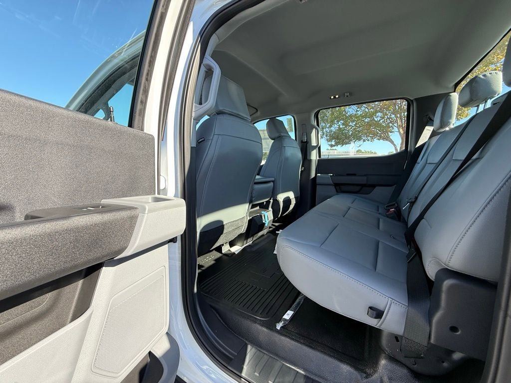 New 2026 Ford F250 XL w/ XL Chrome Package image 18
