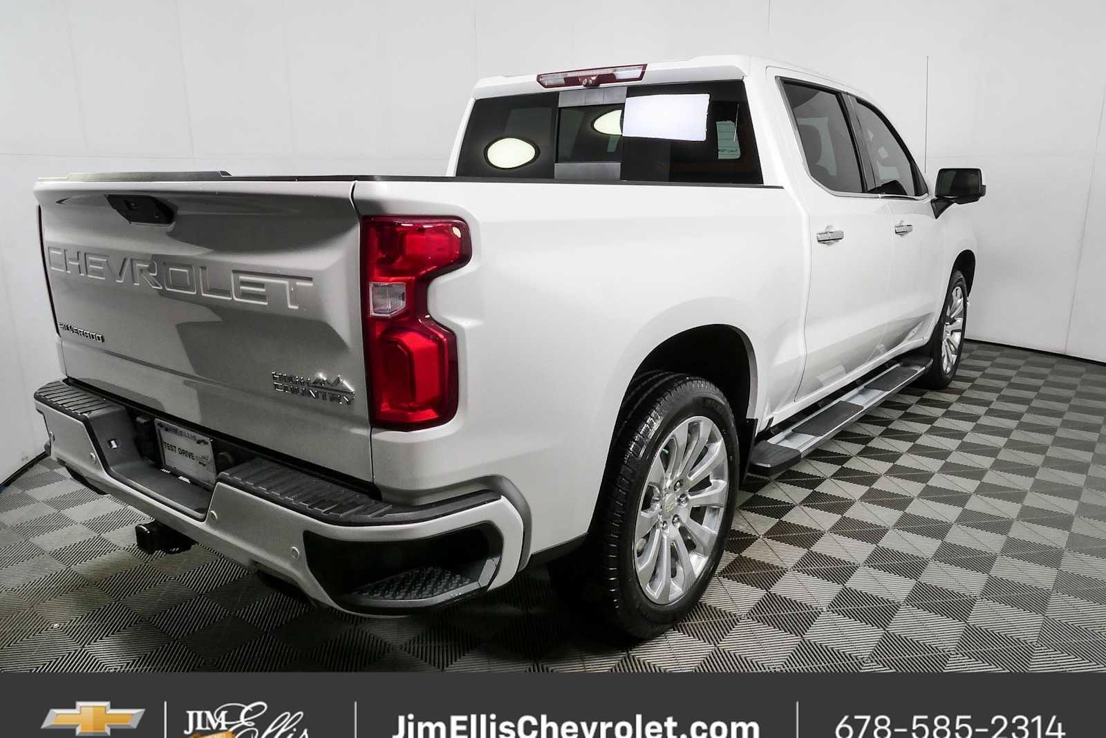 Certified 2021 Chevrolet Silverado 1500 High Country w/ Technology Package AWD/4WD image 3