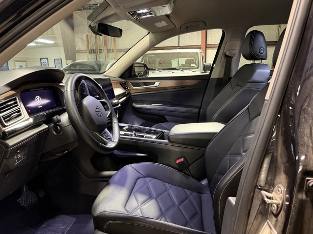 Used 2025 Volkswagen Atlas SE image 9
