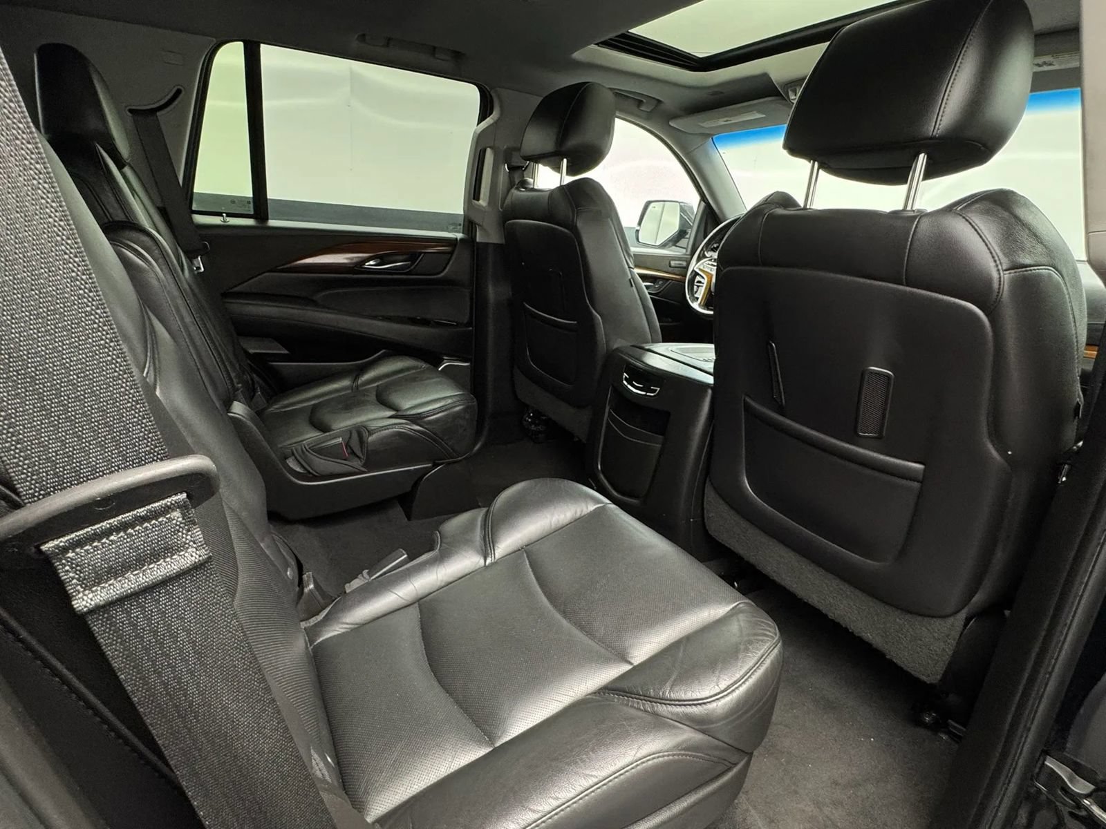 Used 2019 Cadillac Escalade Luxury AWD/4WD image 51