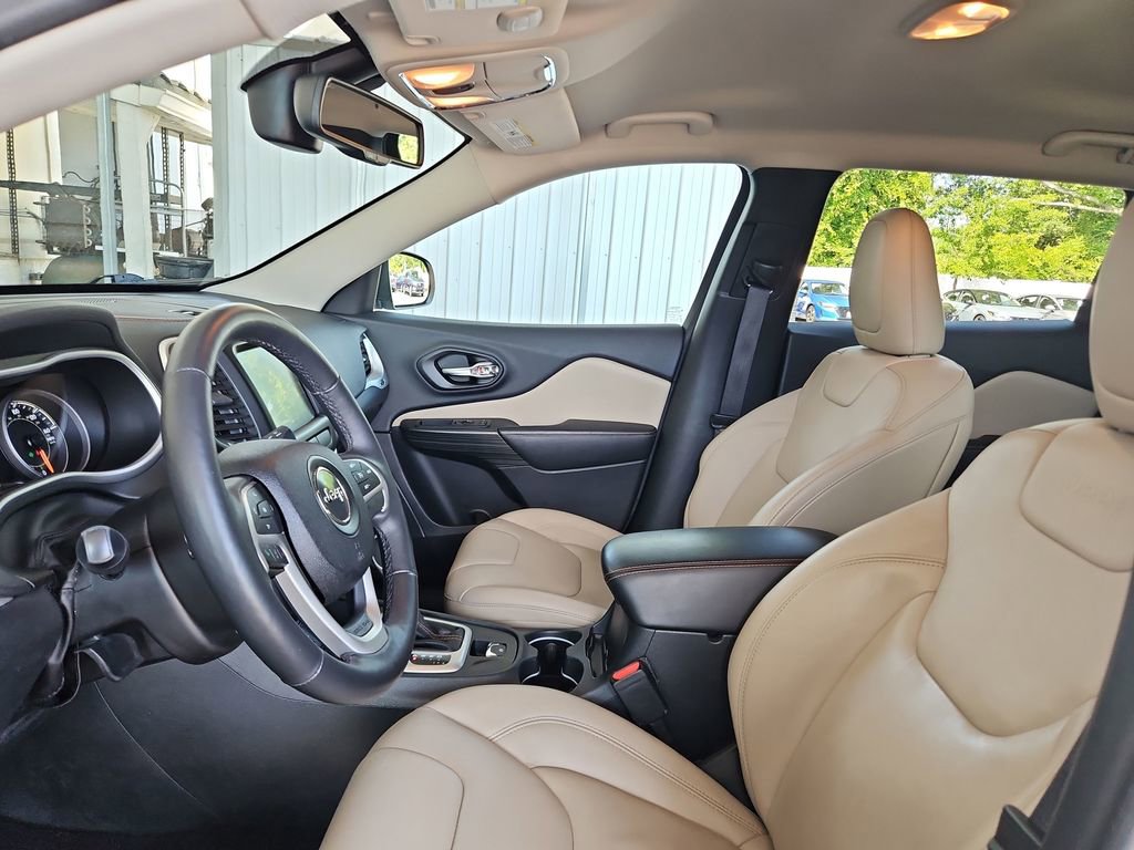 Used 2016 Jeep Cherokee Limited FWD image 22