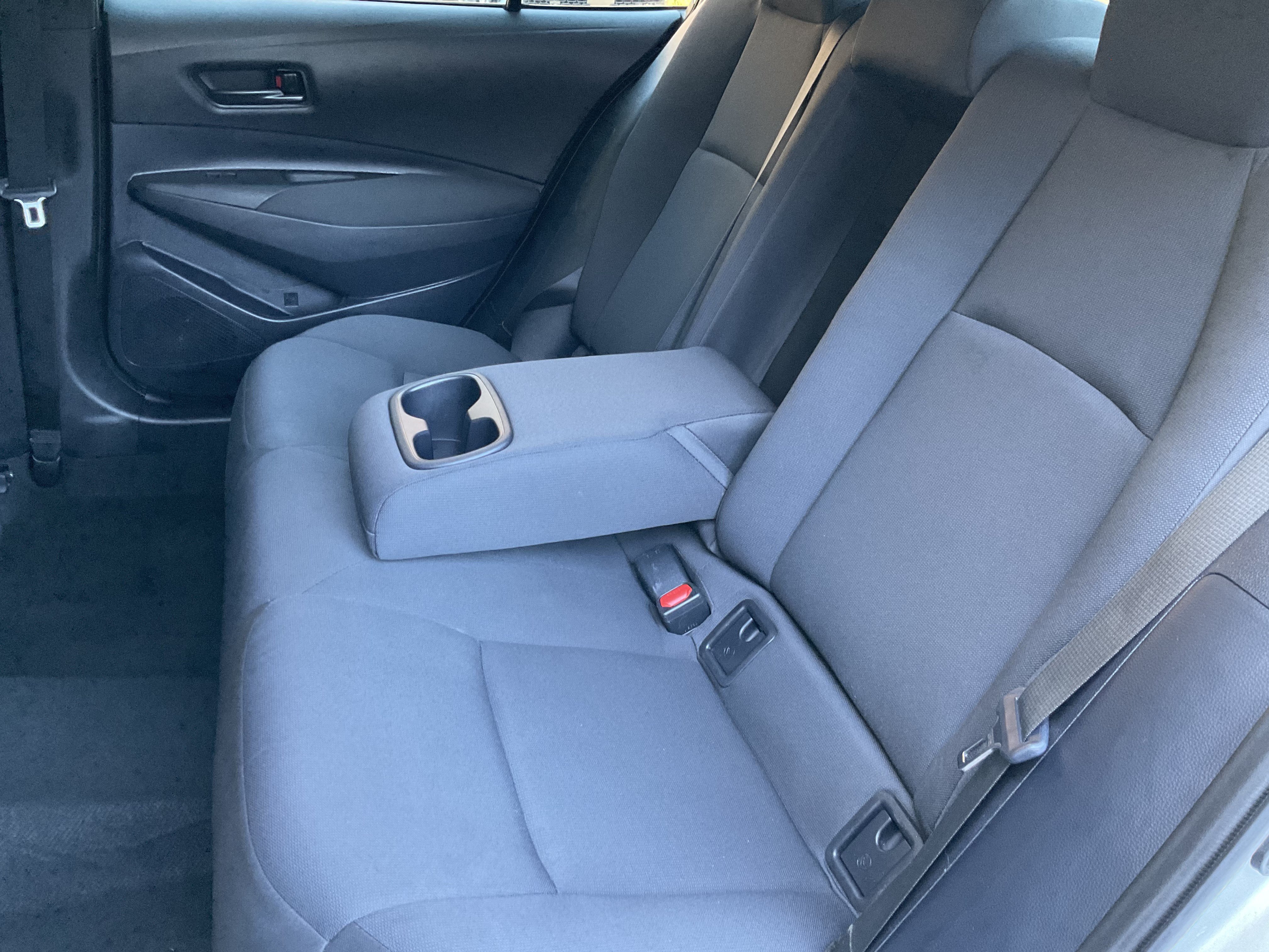 Used 2025 Toyota Corolla LE FWD image 37