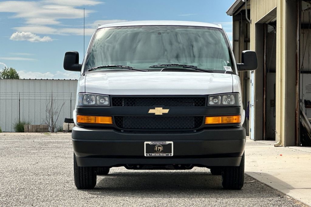 New 2026 Chevrolet Express 3500 RWD image 10
