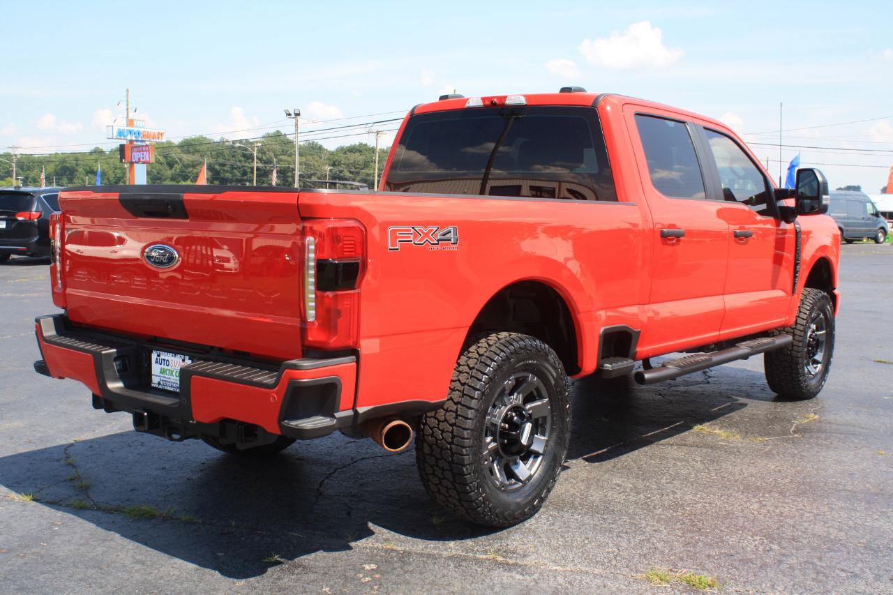 Used 2023 Ford F250 XL w/ STX Appearance Package AWD/4WD image 4