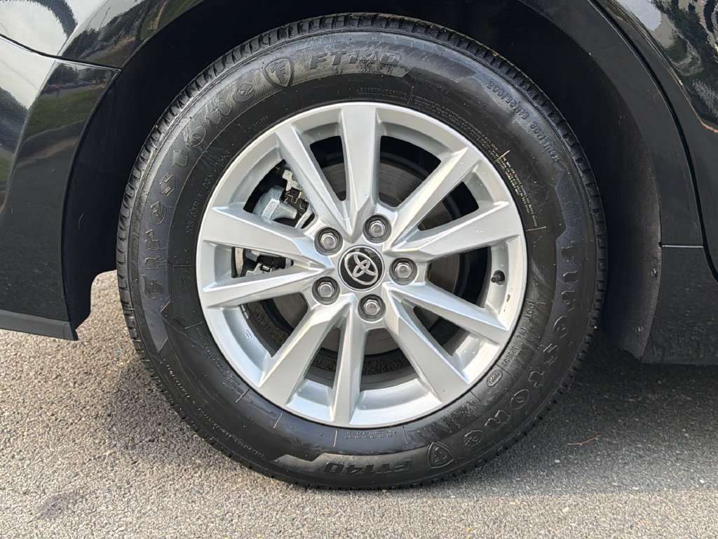 Used 2025 Toyota Camry LE FWD image 6