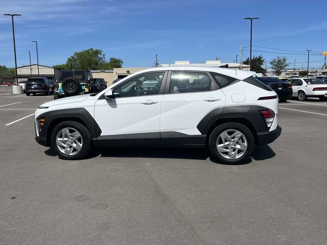 Certified 2025 Hyundai Kona SE image 8