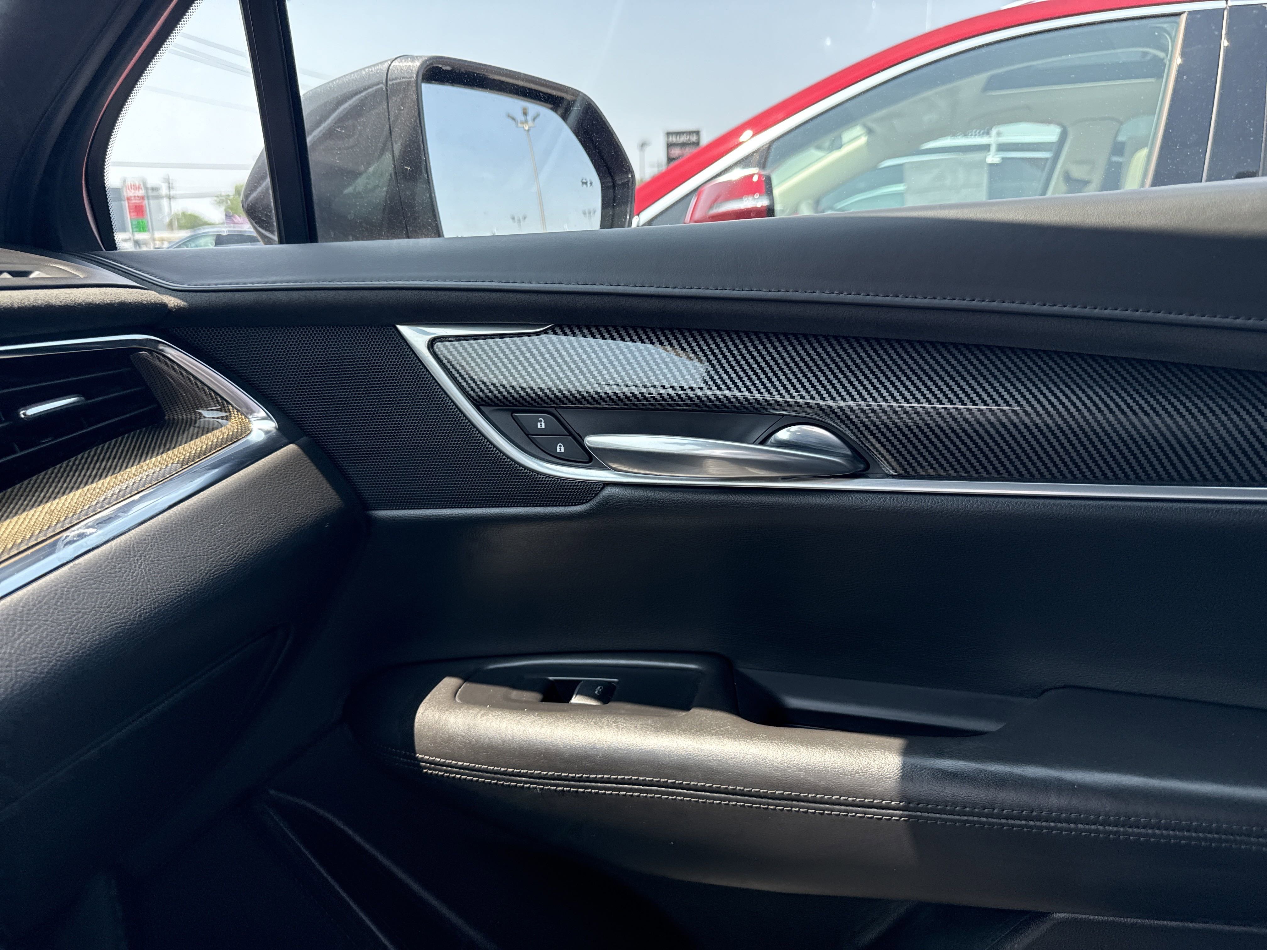 Used 2017 Cadillac XT5 Platinum w/ Driver Assist Package image 21