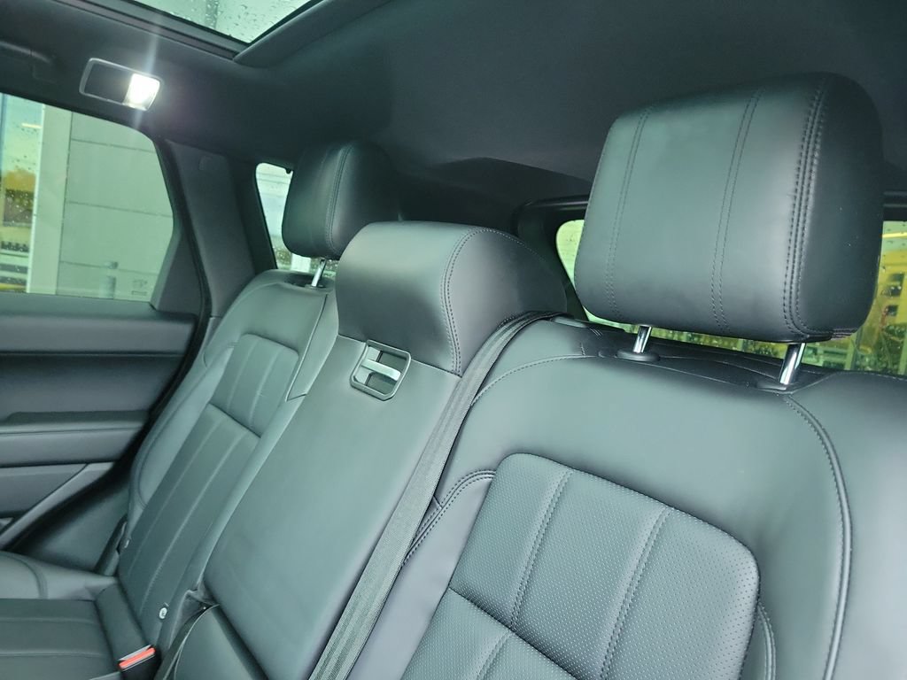 Used 2018 Land Rover Range Rover Sport HSE AWD/4WD image 15