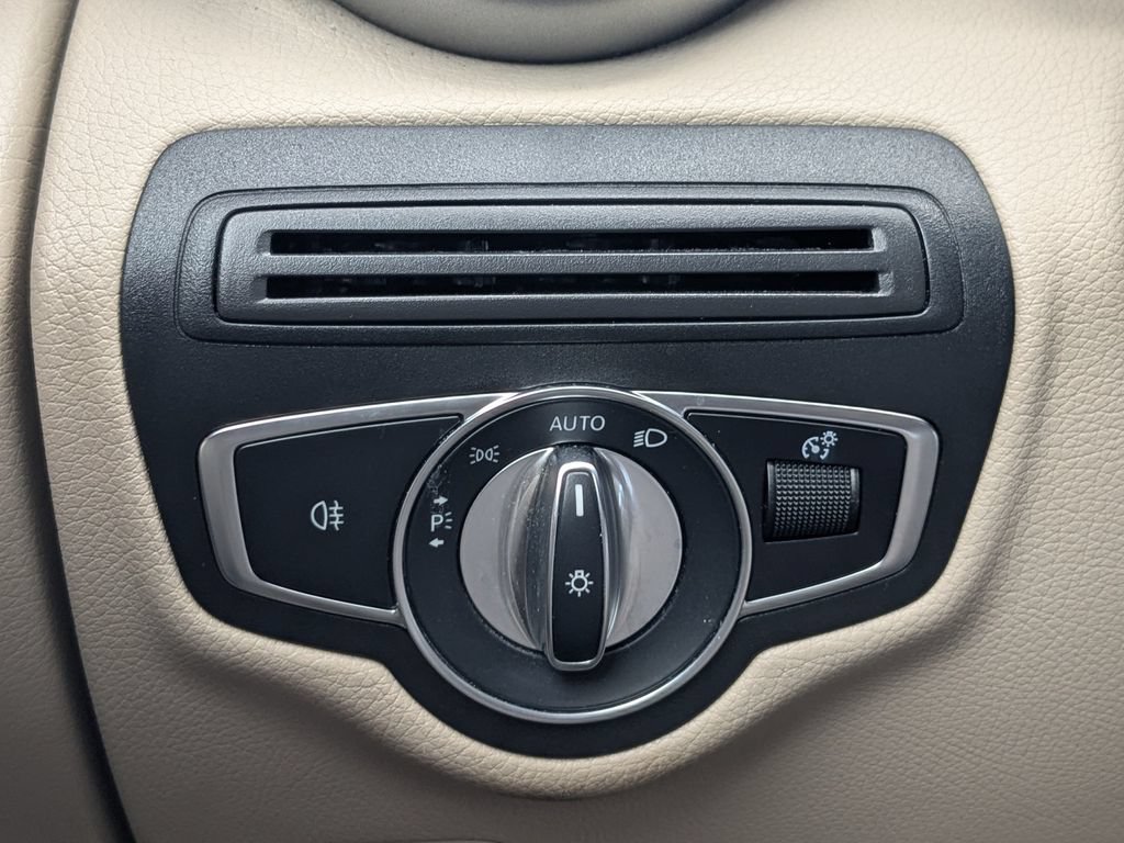 Certified 2021 Mercedes-Benz GLC 300 image 12