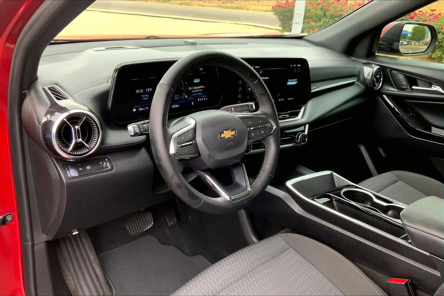 Used 2025 Chevrolet Equinox LT FWD image 18