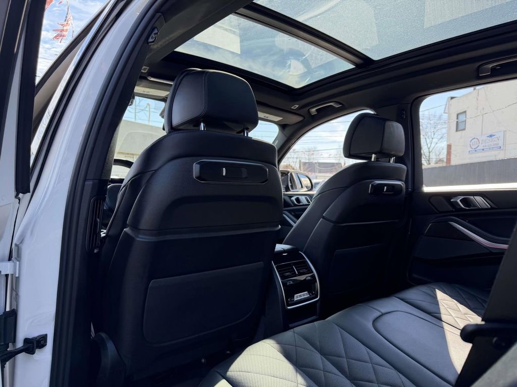 Used 2026 BMW X5 M60i image 22