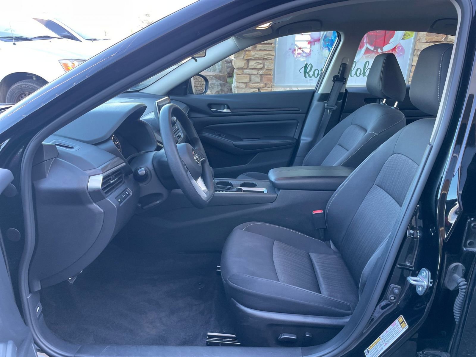 Used 2025 Nissan Altima 2.5 SV image 25