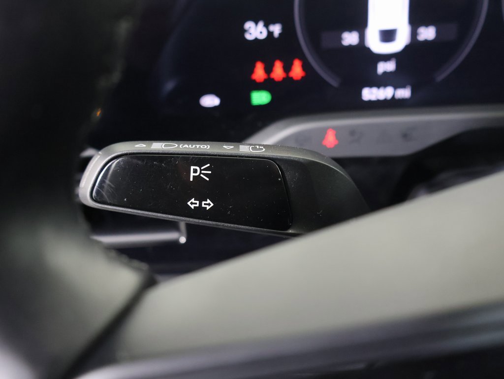 Used 2024 Porsche Taycan image 27