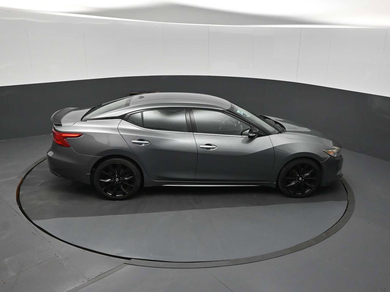 Used 2018 Nissan Maxima SR w/ Midnight Edition FWD image 23