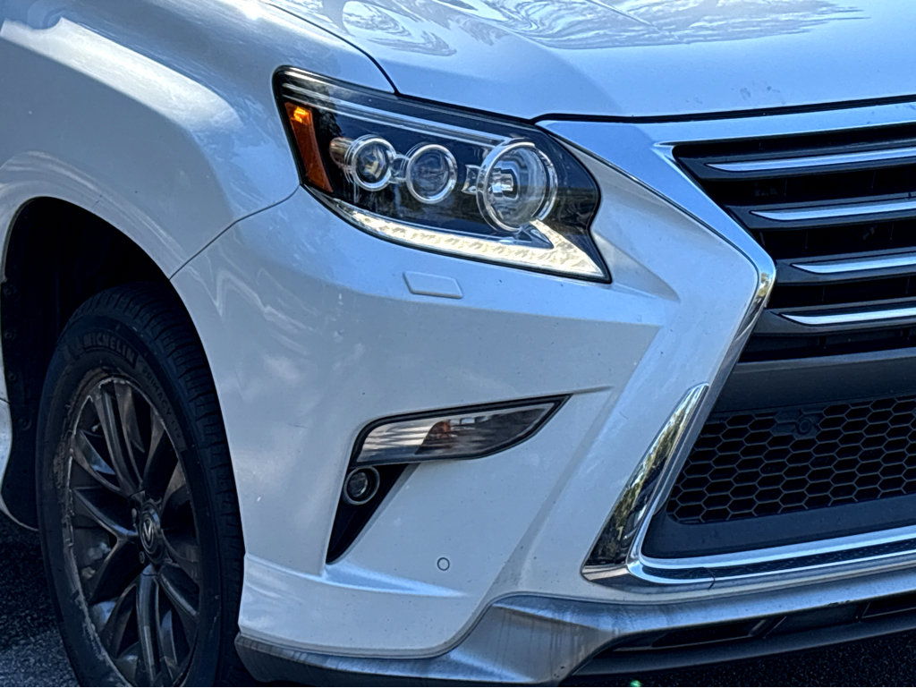 Used 2017 Lexus GX 460 image 29