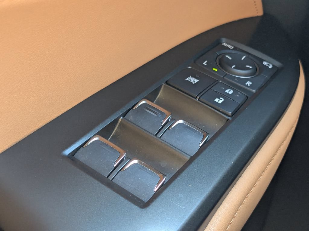 Used 2023 Lexus NX 250 FWD w/ Towing Package (2000 Lbs) image 10