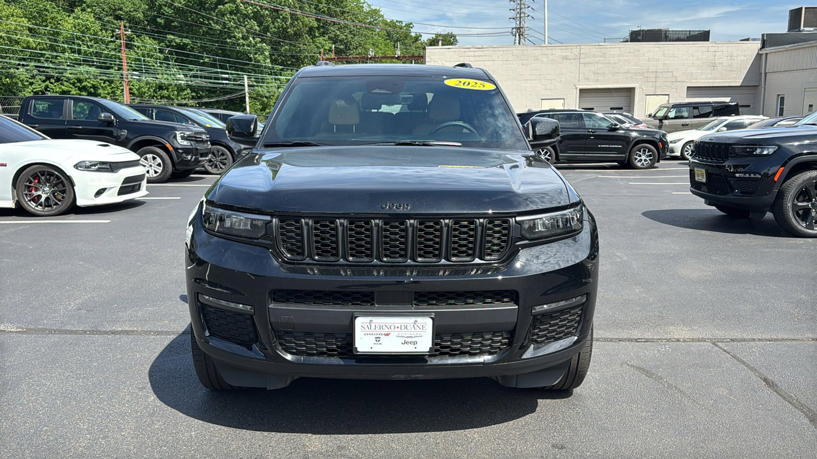 Certified 2025 Jeep Grand Cherokee L Limited w/ Black Appearance Package AWD/4WD image 13