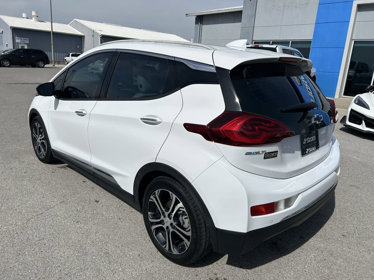 Used 2019 Chevrolet Bolt Premier w/ Infotainment Package FWD image 6