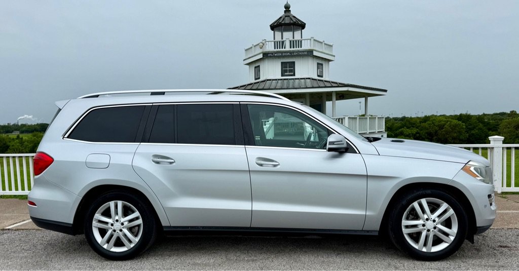 Used 2016 Mercedes-Benz GL 450 4MATIC image 4