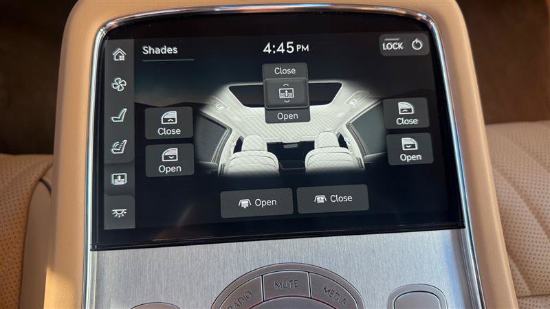 Used 2023 Genesis G90 3.5T AWD/4WD image 32