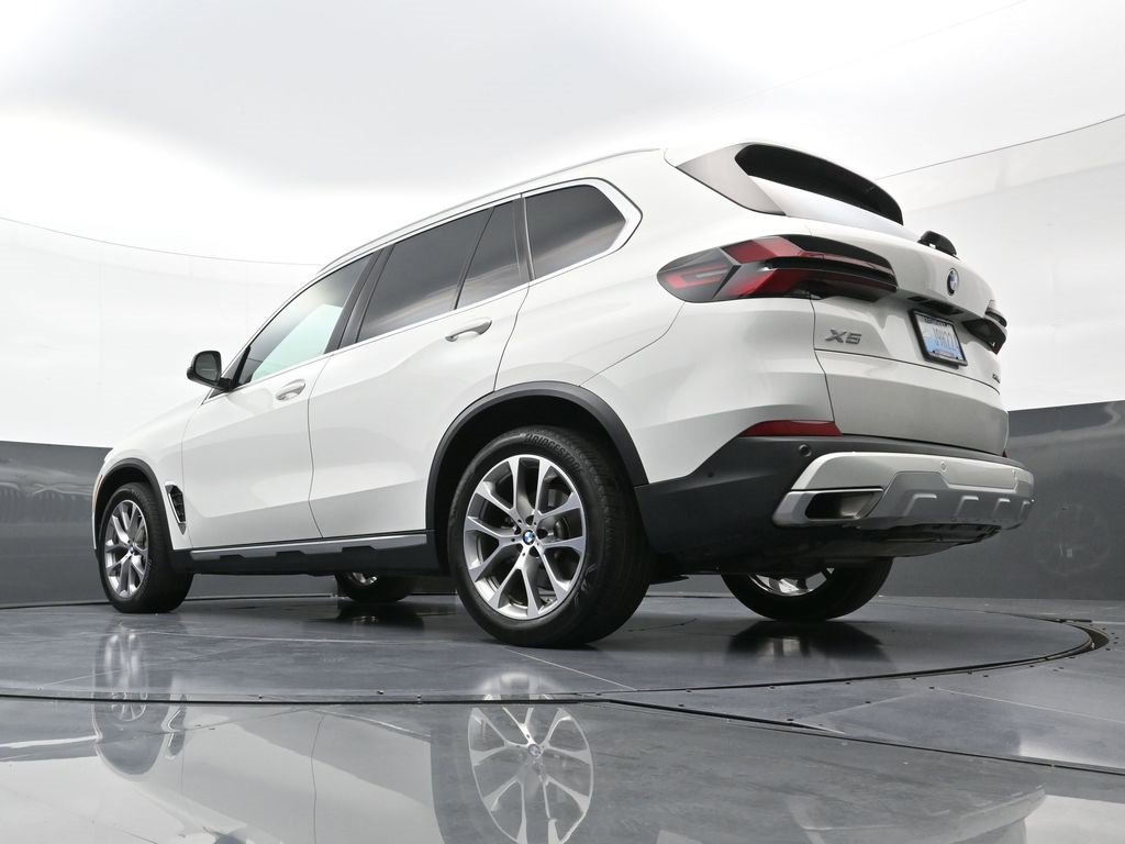 Used 2024 BMW X5 xDrive40i w/ Premium Package image 26