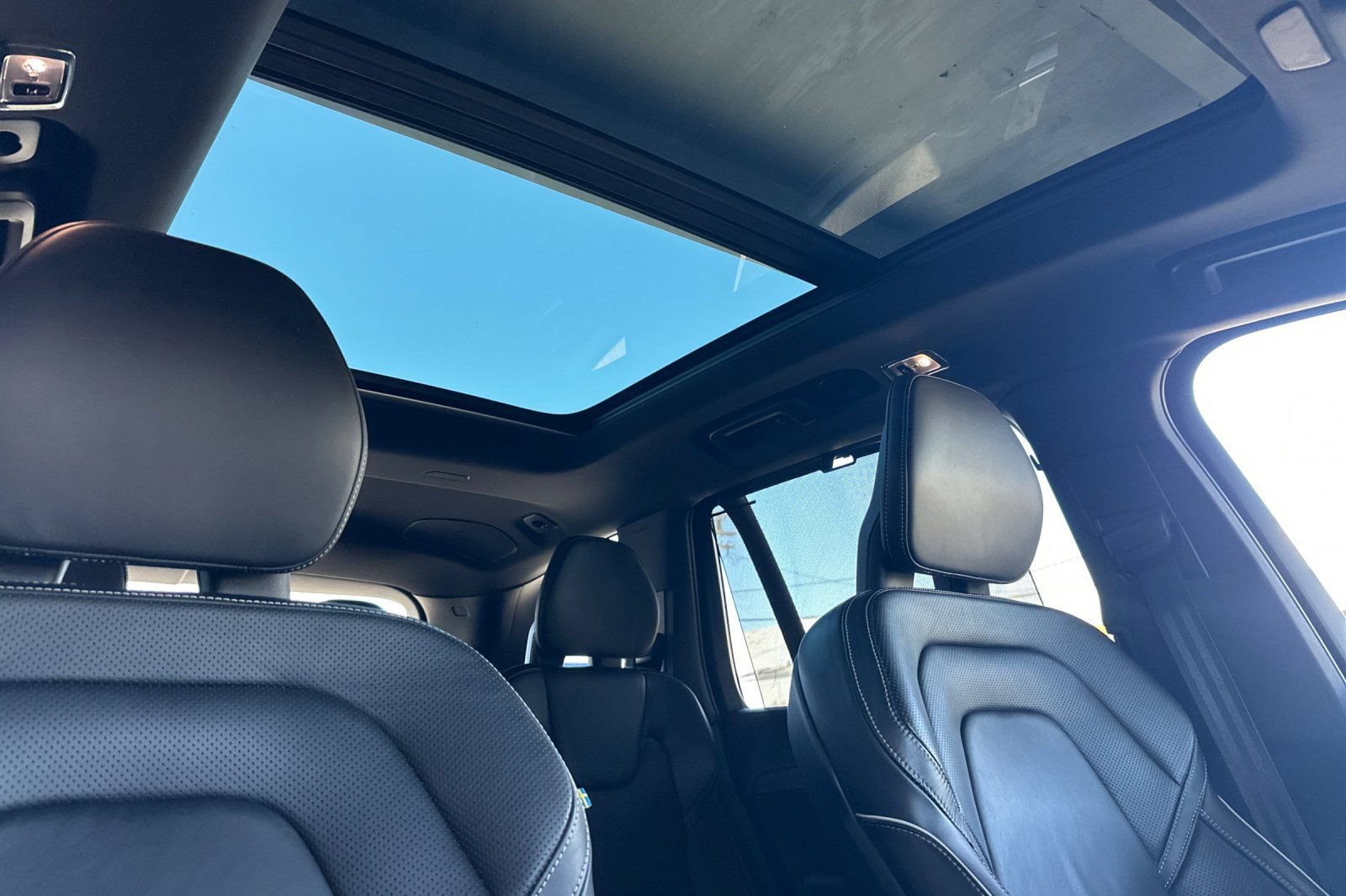 Used 2021 Volvo XC90 T8 R-Design w/ Advanced Package AWD/4WD image 20