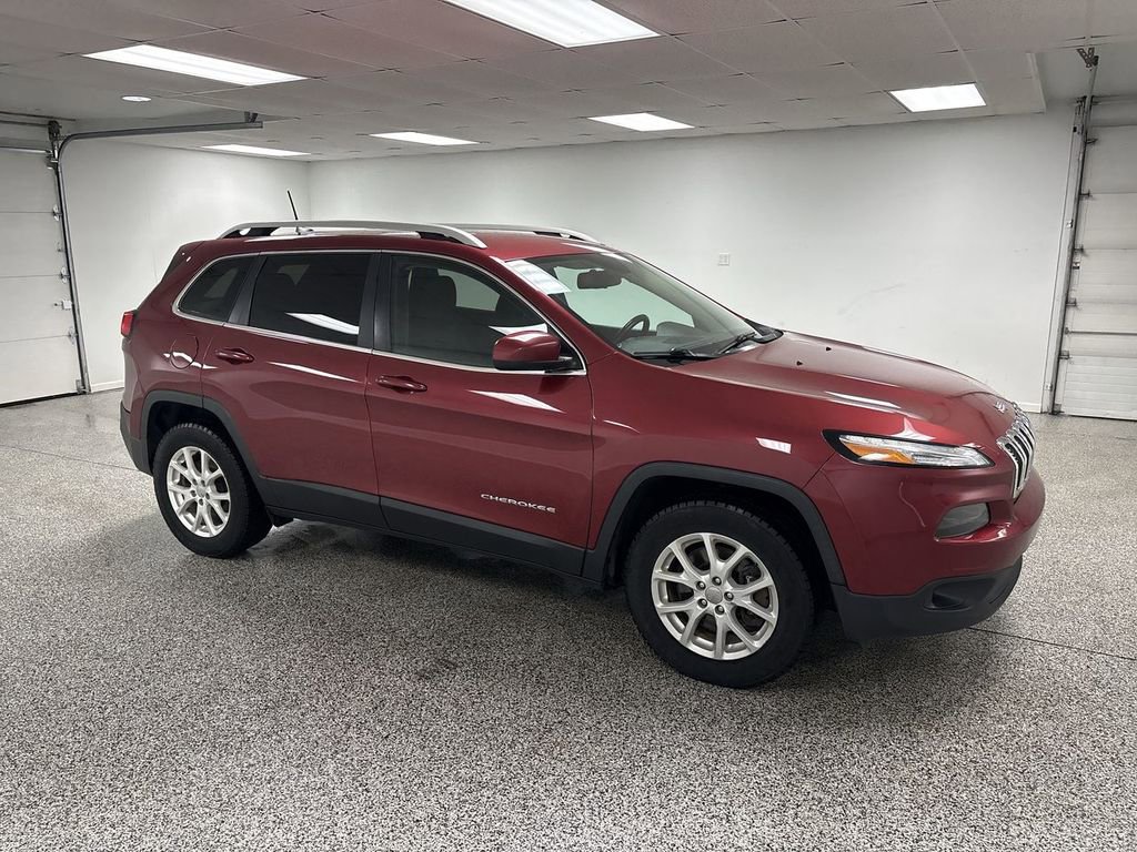 Used 2017 Jeep Cherokee Latitude w/ Cold Weather Group image 2
