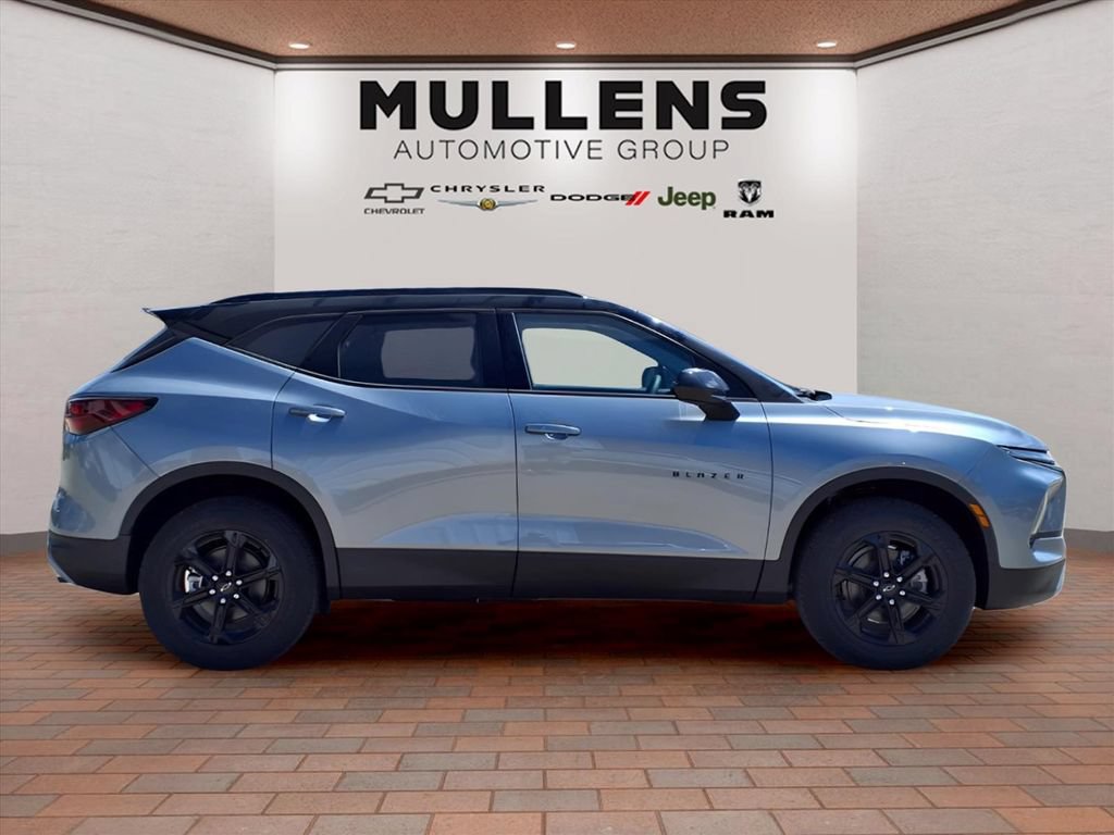 New 2026 Chevrolet Blazer LT w/ Convenience Package FWD image 4