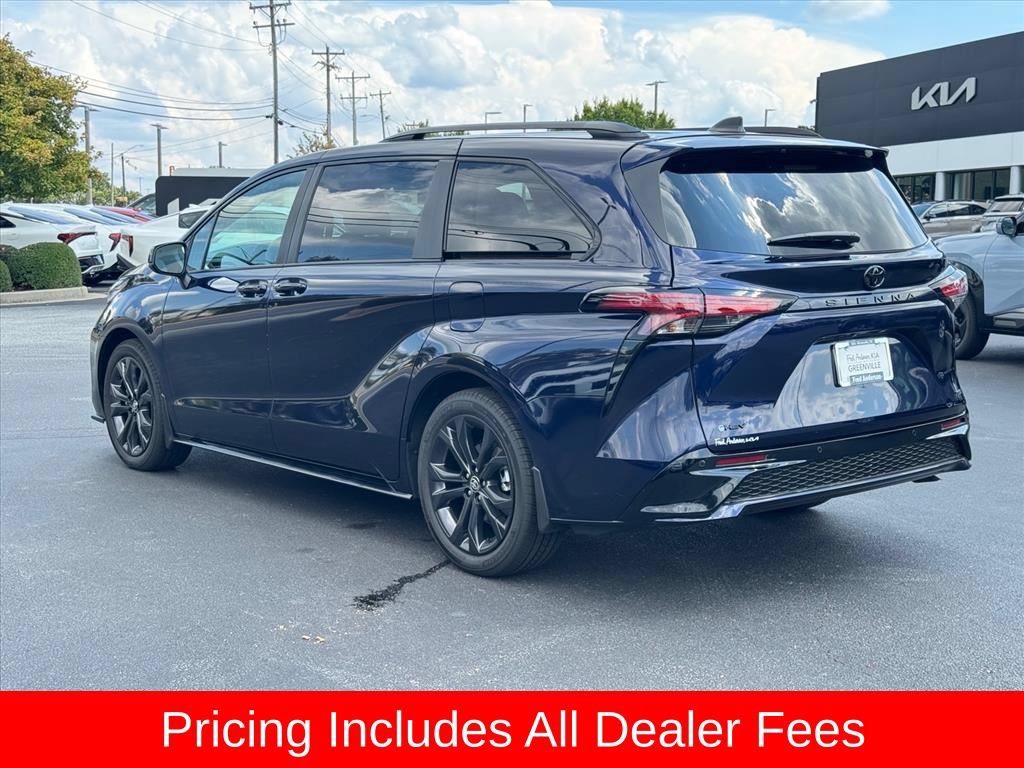 Used 2026 Toyota Sienna XSE FWD image 5