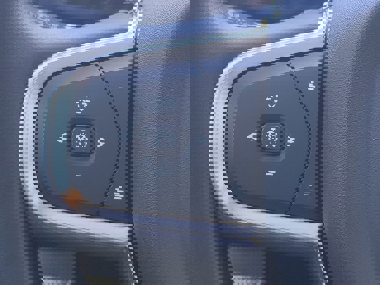 Used 2025 Volvo XC60 T8 Core w/ Protection Package Premier image 23