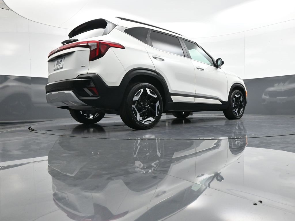 Certified 2025 Kia Seltos SX w/ SX Sunroof Package image 31