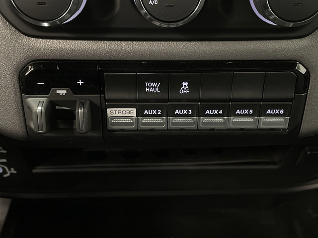 New 2024 RAM 3500 Tradesman AWD/4WD image 30
