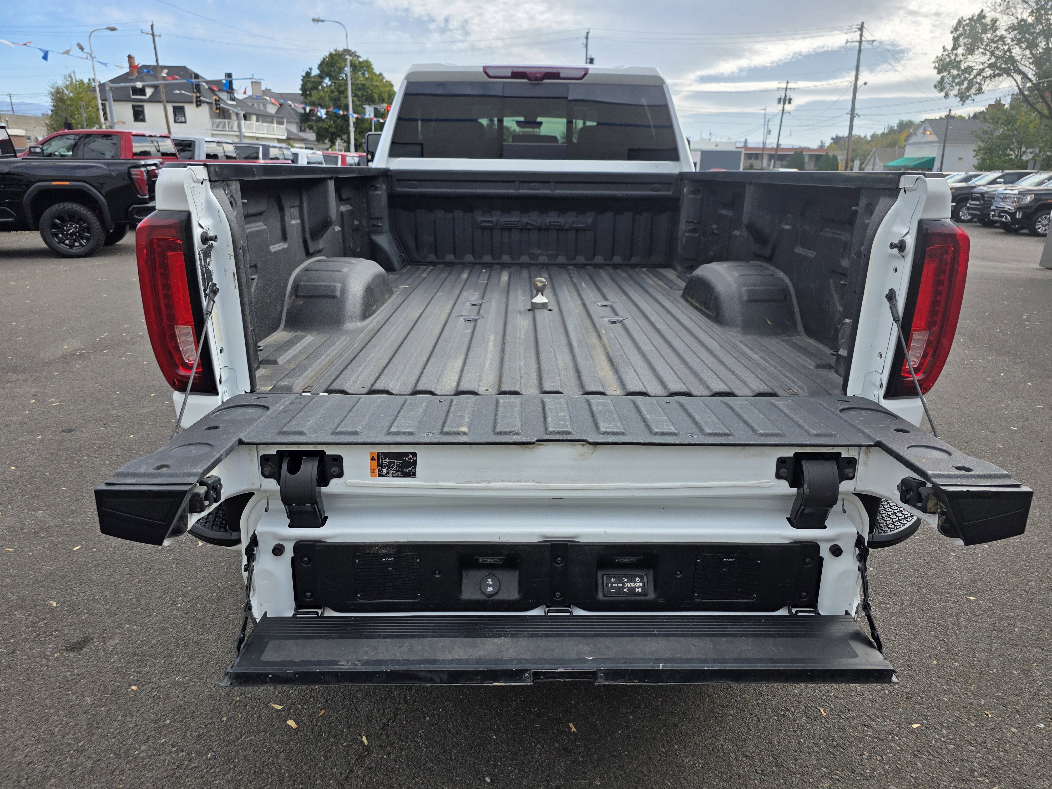 Used 2022 GMC Sierra 3500 Denali w/ Denali Ultimate Package image 27