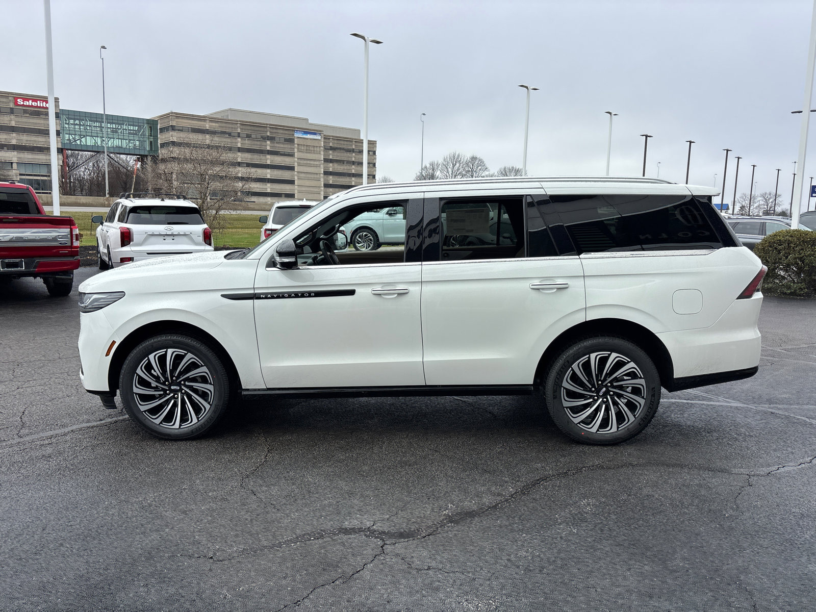 New 2026 Lincoln Navigator Black Label AWD/4WD image 4