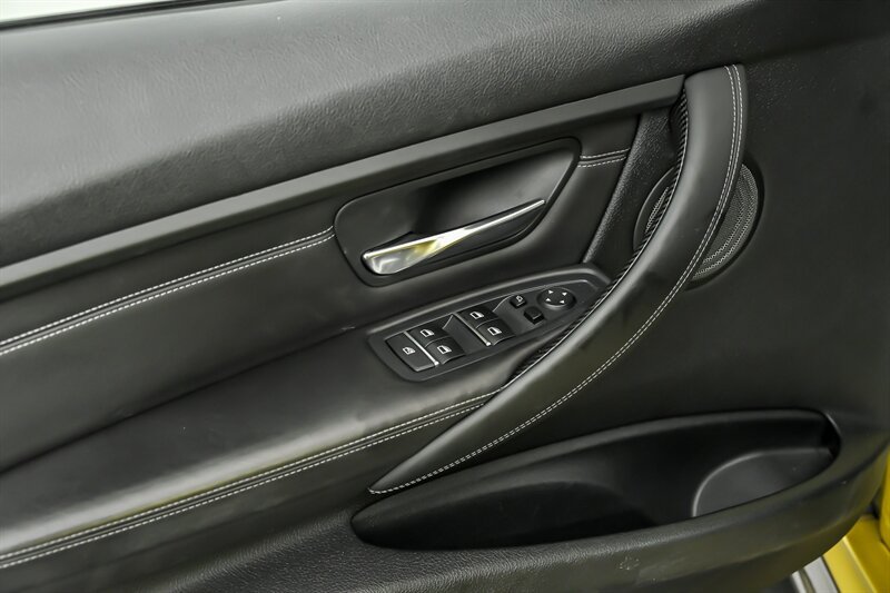 Used 2016 BMW M3 RWD image 13