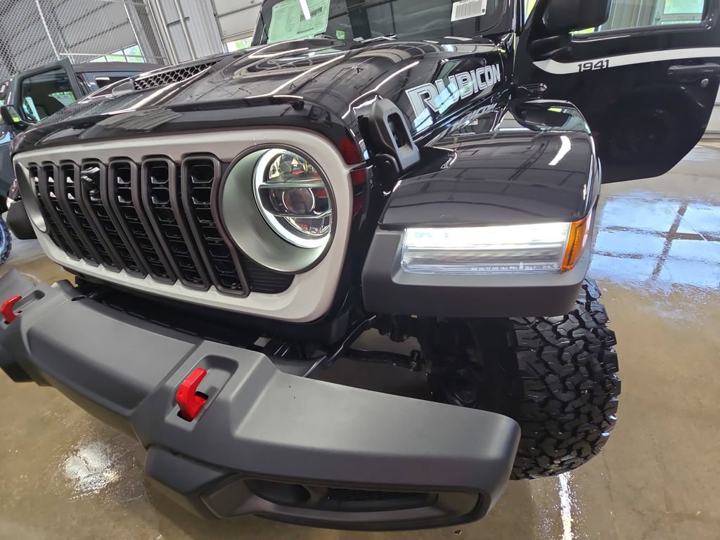 New 2026 Jeep Wrangler Unlimited Rubicon w/ Whitecap Package AWD/4WD image 32
