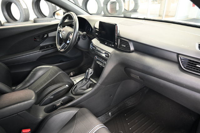 Used 2022 Hyundai Veloster N FWD image 12
