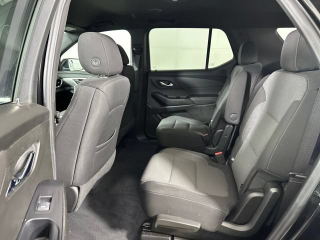 Used 2022 Chevrolet Traverse LT FWD image 25