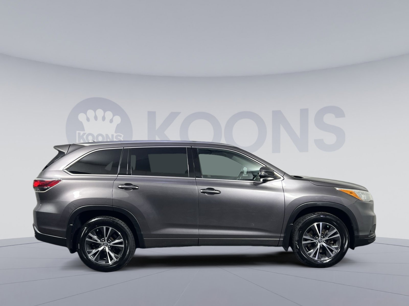 Used 2016 Toyota Highlander XLE image 8