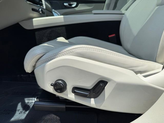 Used 2024 Volvo XC60 B5 Ultimate image 22