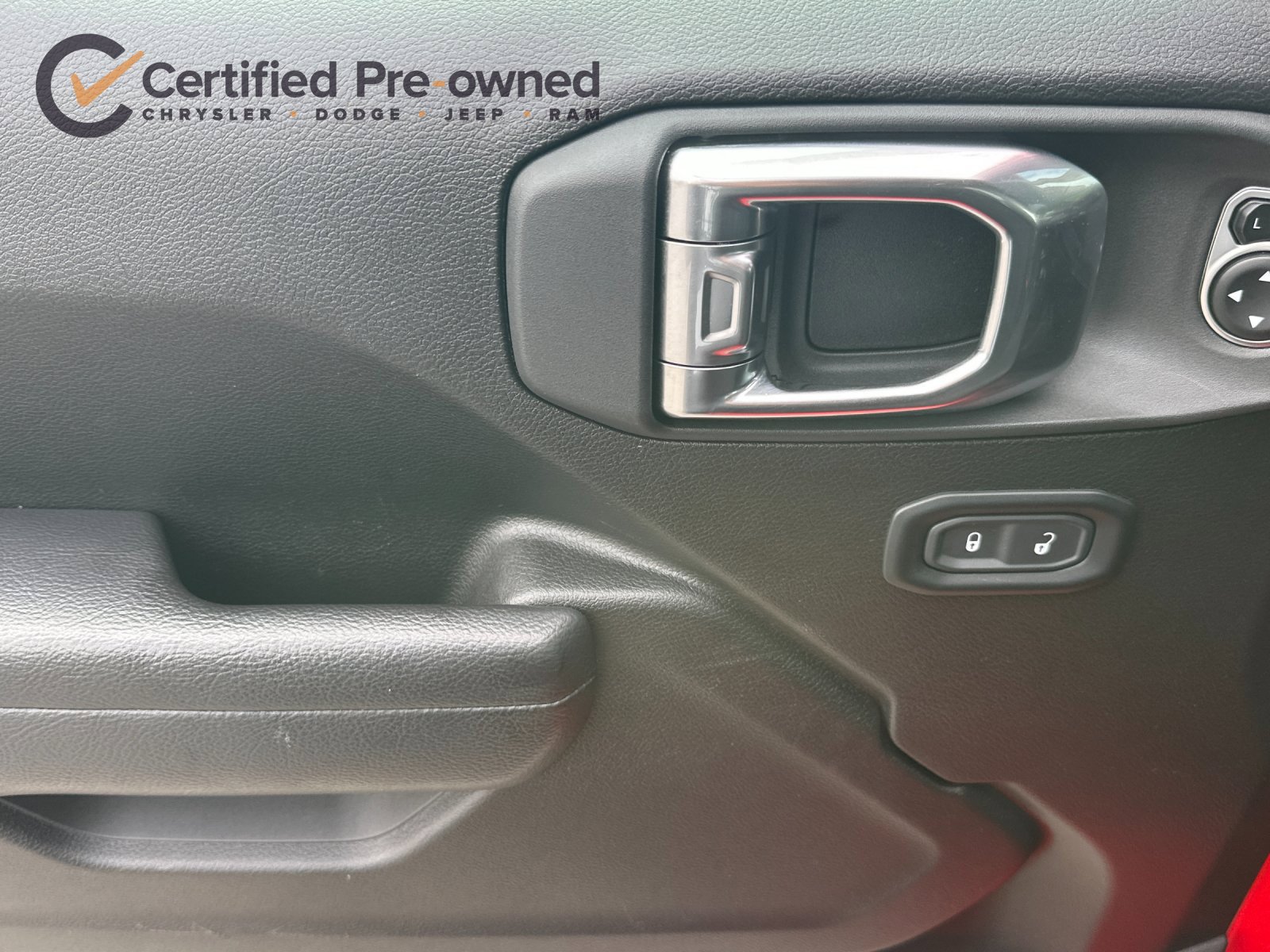 Certified 2025 Jeep Wrangler Unlimited Rubicon 4xe w/ Convenience Group AWD/4WD image 12